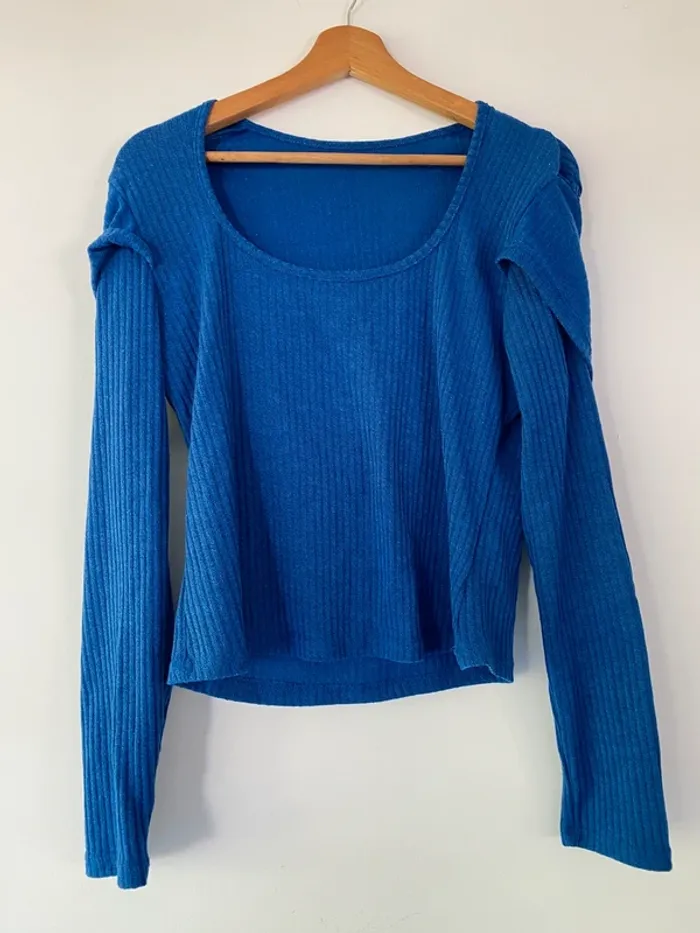 Pull bleu - photo numéro 2