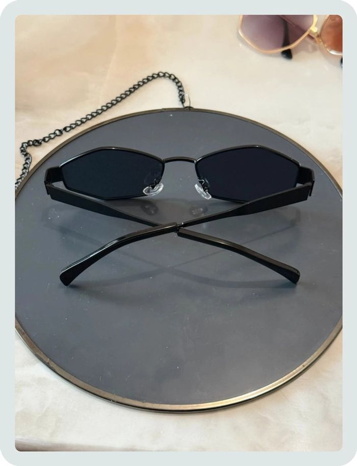 Lunette de soleil noire - photo numéro 4