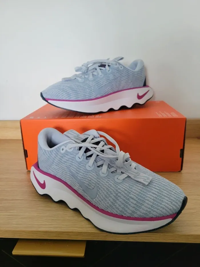 Nike Motive T40 100% Authentique - photo numéro 2