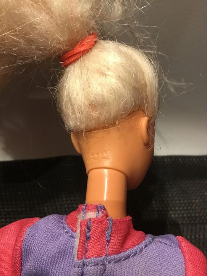 Poupée Barbie vintage avec vêtements accessoires Mattel - photo numéro 5