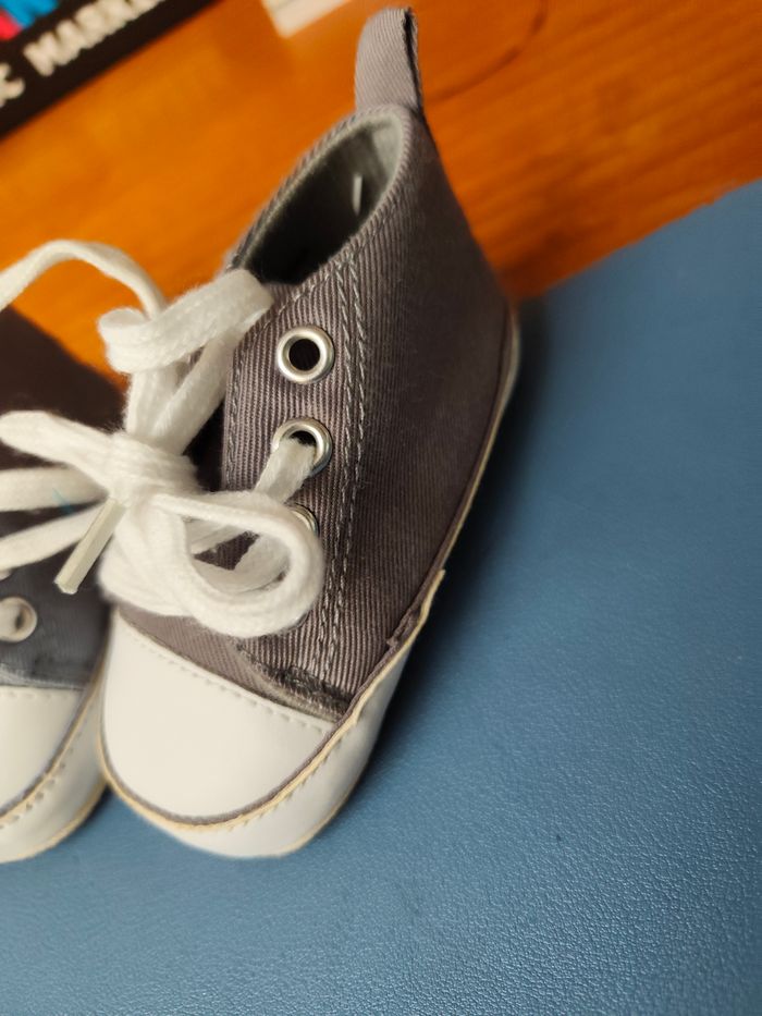 Chaussure bébé 6/9mois - photo numéro 2