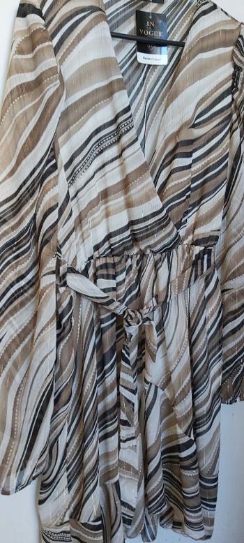 Robe chic mi longue reflets doré