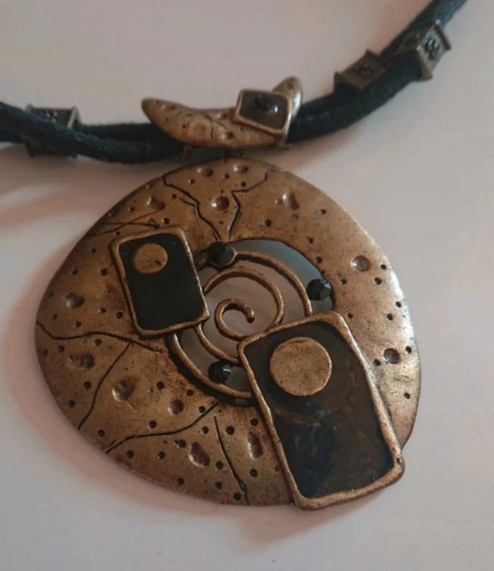 Collier doré
