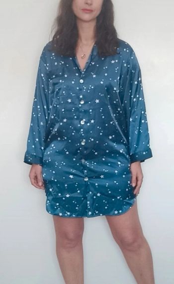 Chemise de nuit satinée boutonnée étoiles 40/42