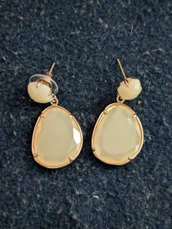 Jolies boucles d'oreilles pendantes