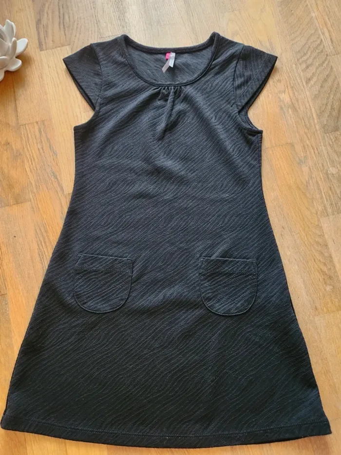 Robe noire - photo numéro 2