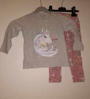 Pyjama primark licorne taille 2/3 ans