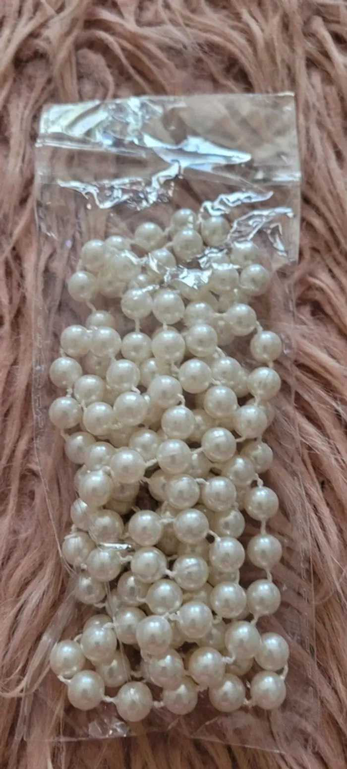 Collier fausse perles blanches