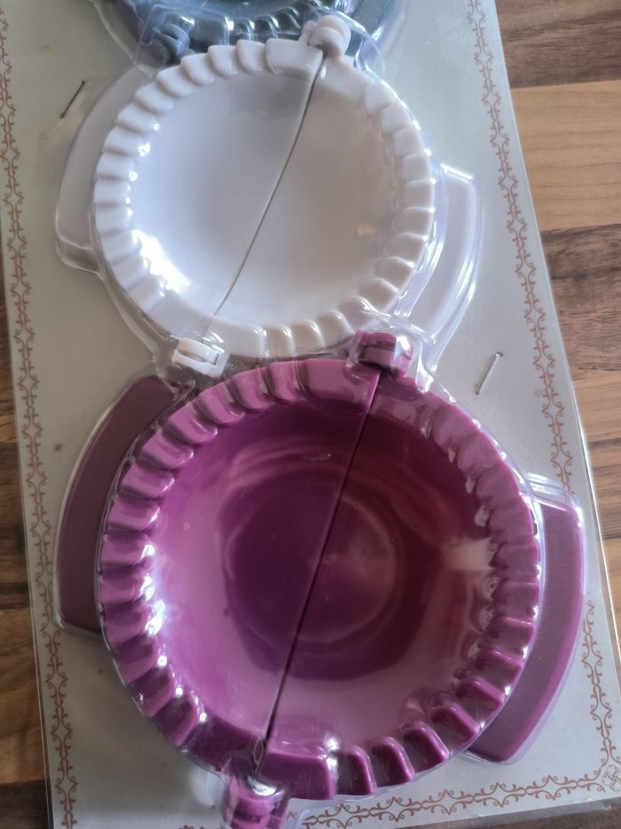 Moules à raviolis ou pour chaussons aux pommes - photo numéro 2