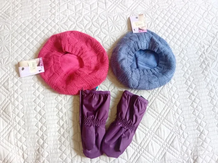 Lot de 2 bérets + gants - photo numéro 2