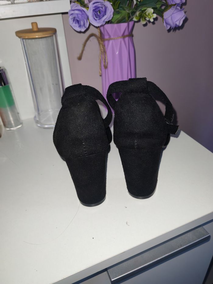 Chaussures a talon - photo numéro 4