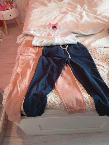 Lot de 2 pantalons et 1 veste