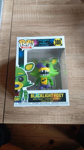 Funko pop blacklight Foxy 380
