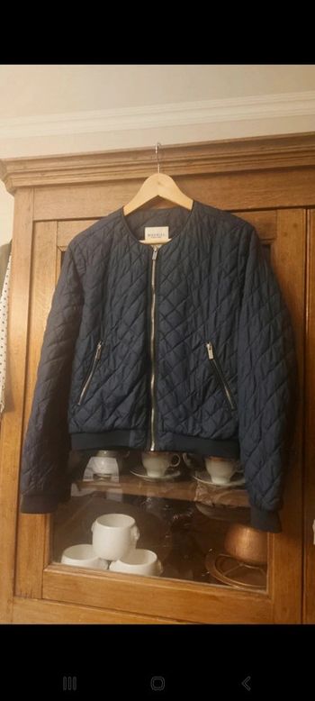 Jolie Veste coupe vent Bien Bleu taille M