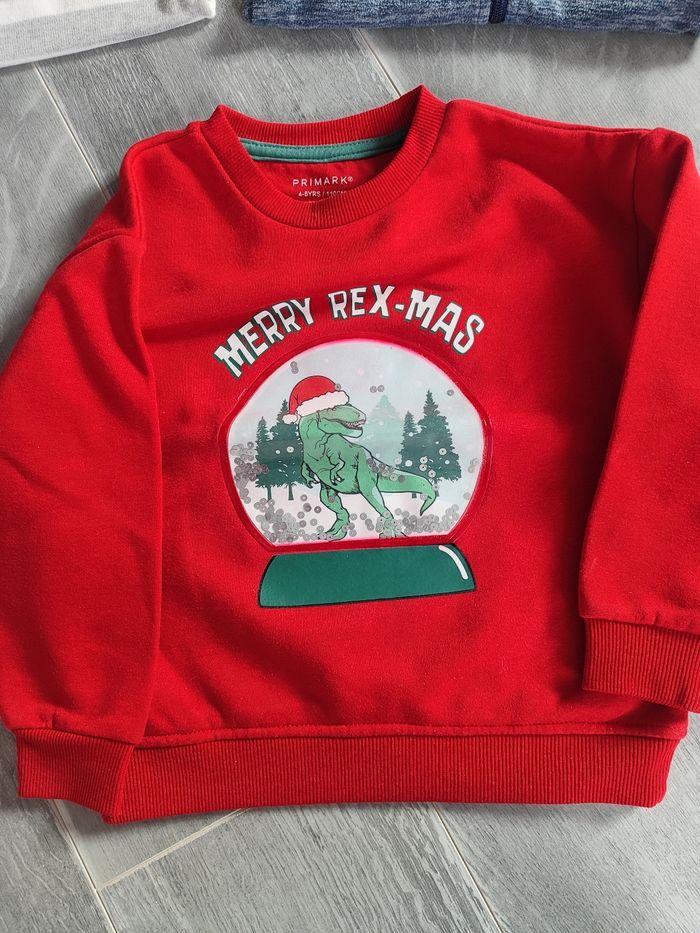 Lot de sweat 4/5  ans - photo numéro 2