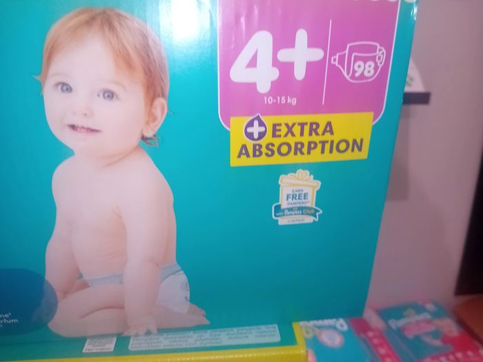 Couches pampers baby-dry taille 4+ - photo numéro 2