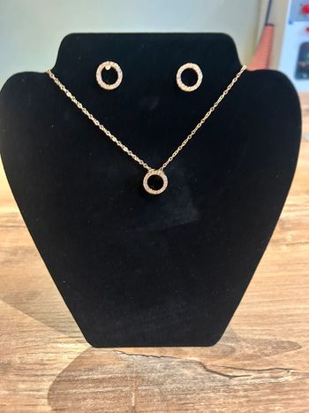 Parure collier + boucles d’oreilles fantaisie Neuve