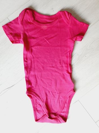 Vêtement bébé fille body rose manches courtes 9 mois