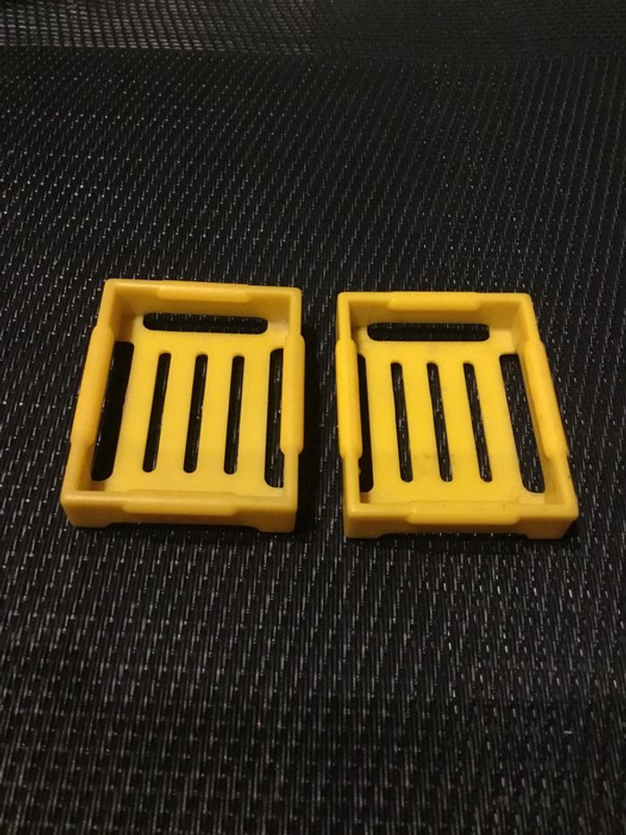 Playmobil lot 2 caisses cagettes jaunes médiéval pièces détachées 3183 3222 3296 3297 3369 - photo numéro 2