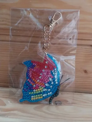 Porte clé recto/ verso papillon 🦋 en Diamond painting