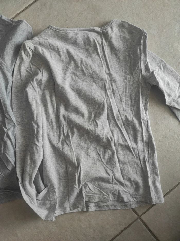 Lot de deux tee shirts Minnie Disney 10 ans - photo numéro 5