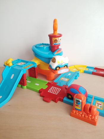 VTech Circuit interactif et avion Mon aéroport interactif Tut tut bolides