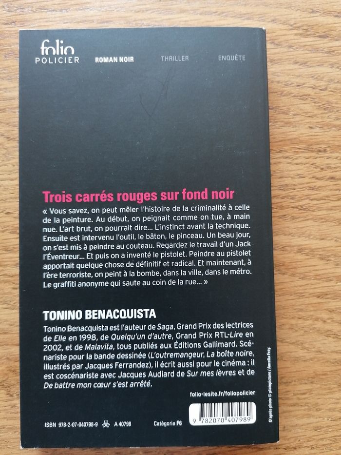 Trois carrés rouges sur fond noir de Tonino Benacquista - photo numéro 2