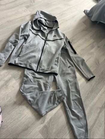 Ensemble nike tech