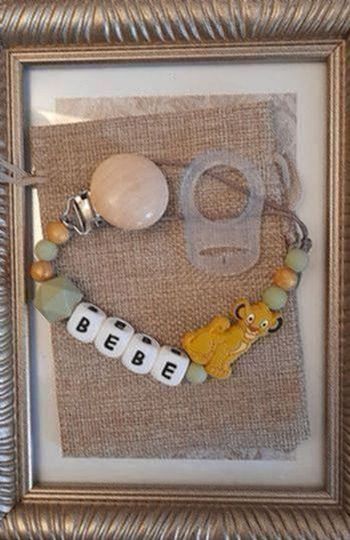 Attache tétine personnalisé avec adaptateur et pochette cadeau