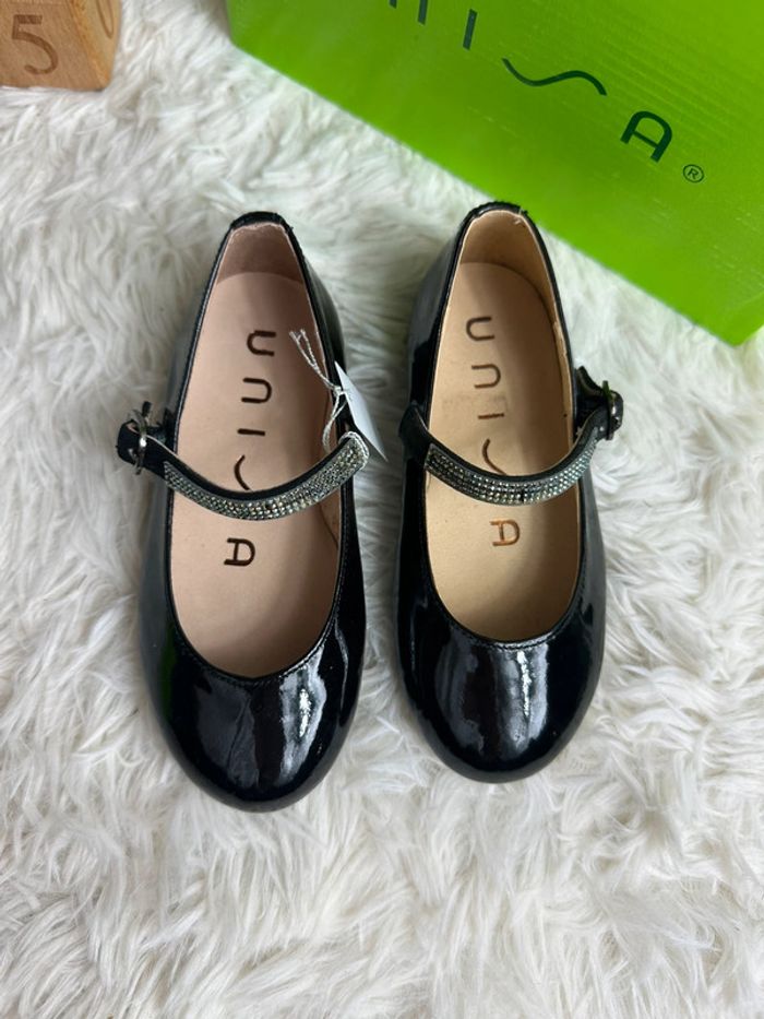 Paire de ballerine à bride Unisa taille 25 - photo numéro 2
