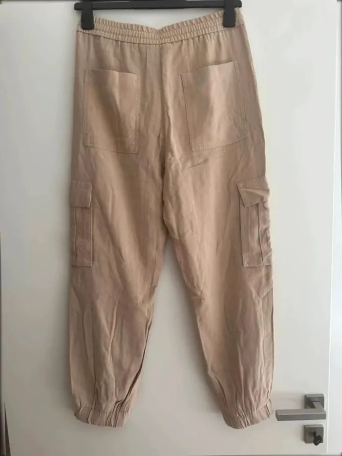 Pantalon cargo beige pour femme de Zara taille M - neuf - photo numéro 5