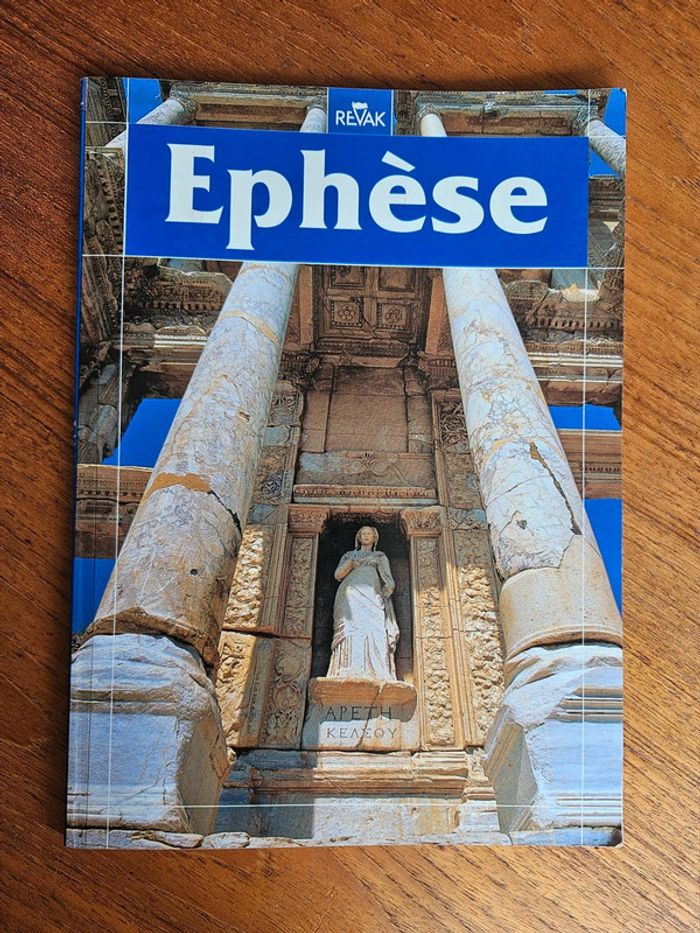 "Ephèse".
64 pages.
ISBN : 975.8212.08.7.
En l'état