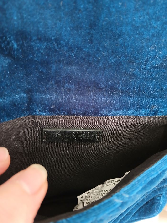 Pochette aspect velours. - photo numéro 4