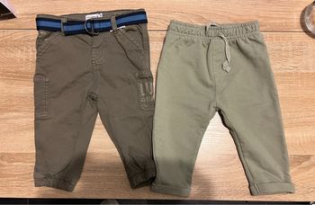Lot 2 pantalons 12 mois kaki