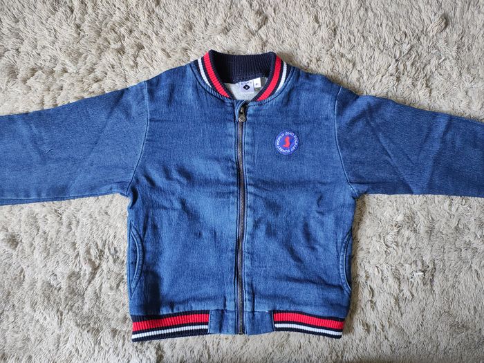 Sweat zippé Z generation taille 4 ans