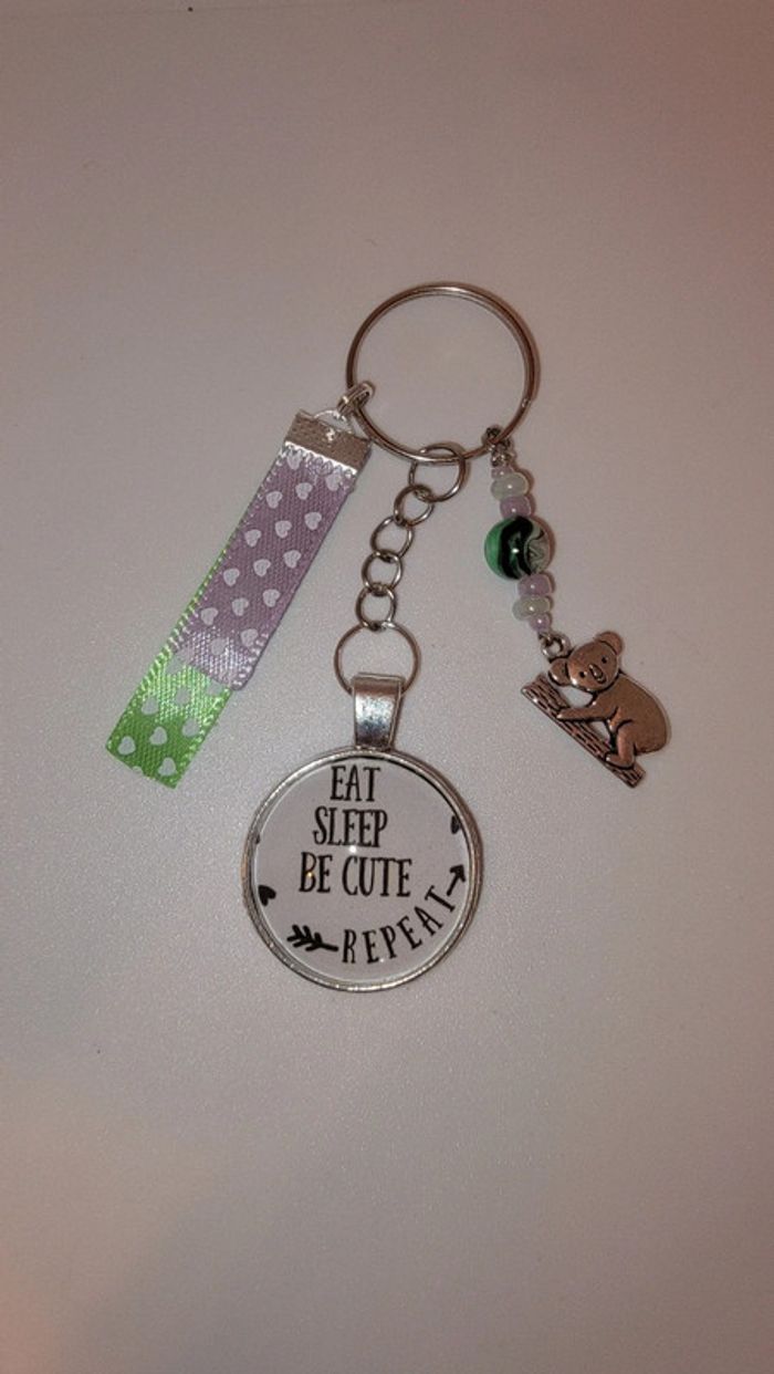 Cadeau pensées positives, porte clé message bijoux de sac " eat sleep be cute"