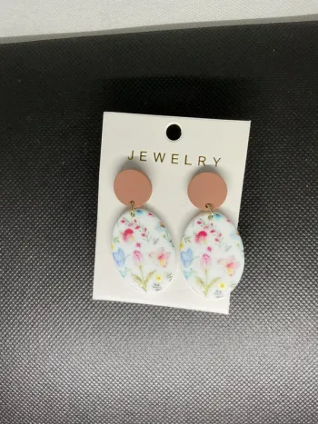 Boucle d’oreille n°69 neuve