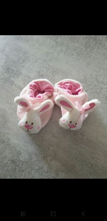 Petits chaussons lapins bébé fille 3 mois