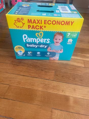 Couches Pampers Baby-Dry Taille 7