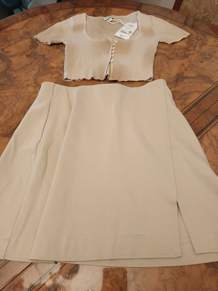 ensemble 1 haut + 2 jupe taille S - photo numéro 2