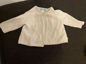 Gilet de chez Obaidi en taille 6 mois