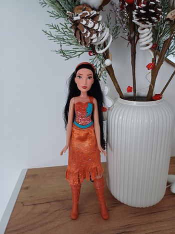 Poupée princesse pocahontas