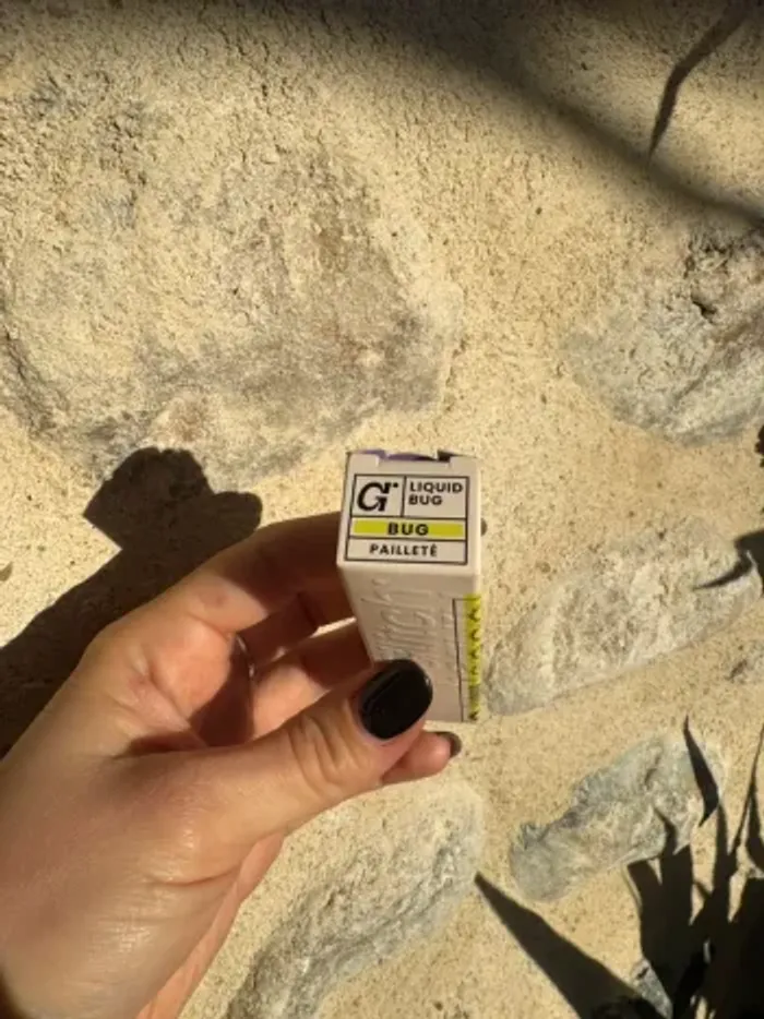 Glitch beauty - Fard liquide liquid bug teinte bug - photo numéro 4