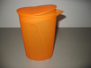 PICHET AVEC COUVERCLE ORANGE - 1 LITRE "TUPPERWARE - NEUF - n°13