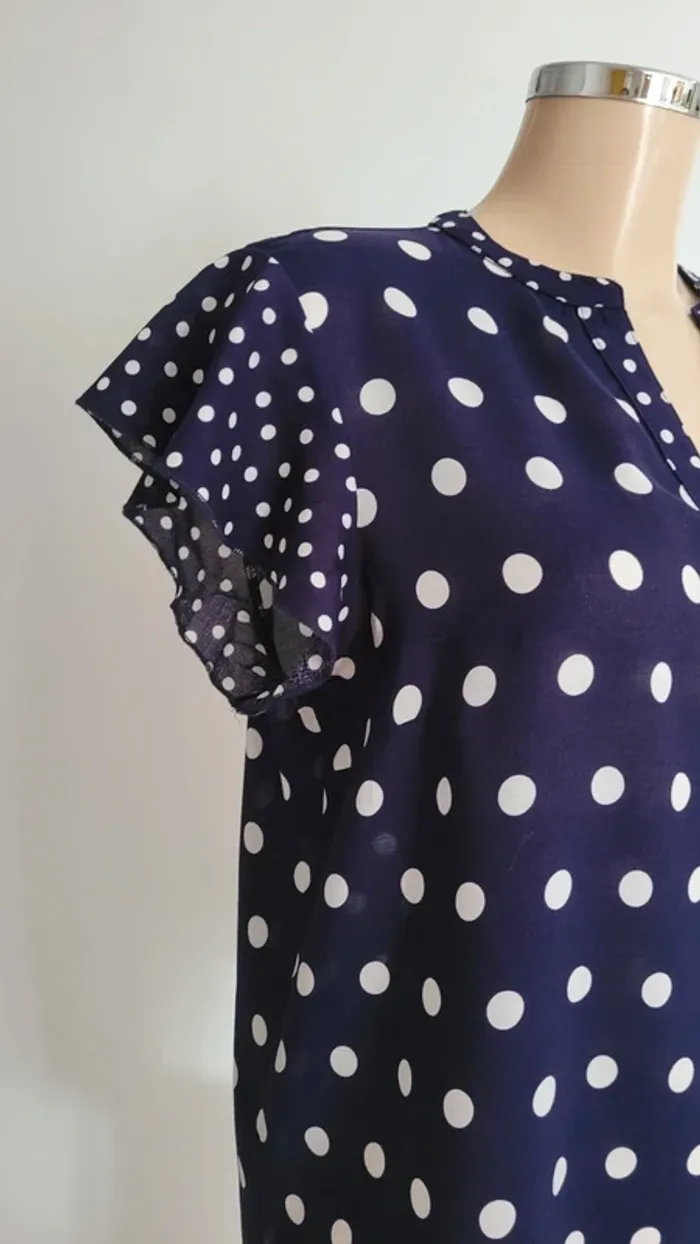 Haut bleu marine à gros pois blancs - photo numéro 3