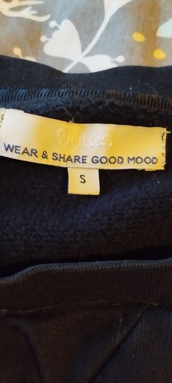 Pull bleu a rayures blanches - photo numéro 3