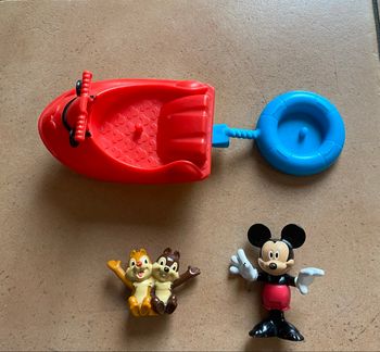 Mickey et son jet ski