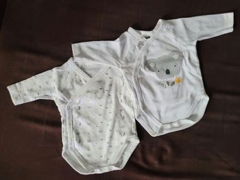 Lot bodys 1 mois mixte