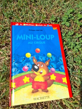 Livre mini loup au cirque
