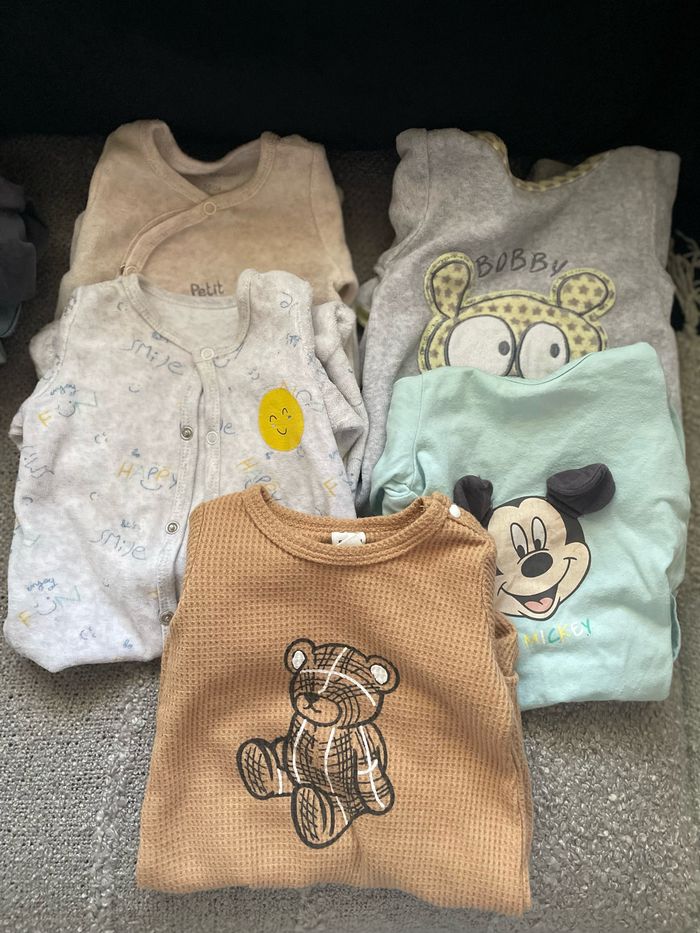 Lot body + pyjama 1 mois - photo numéro 4